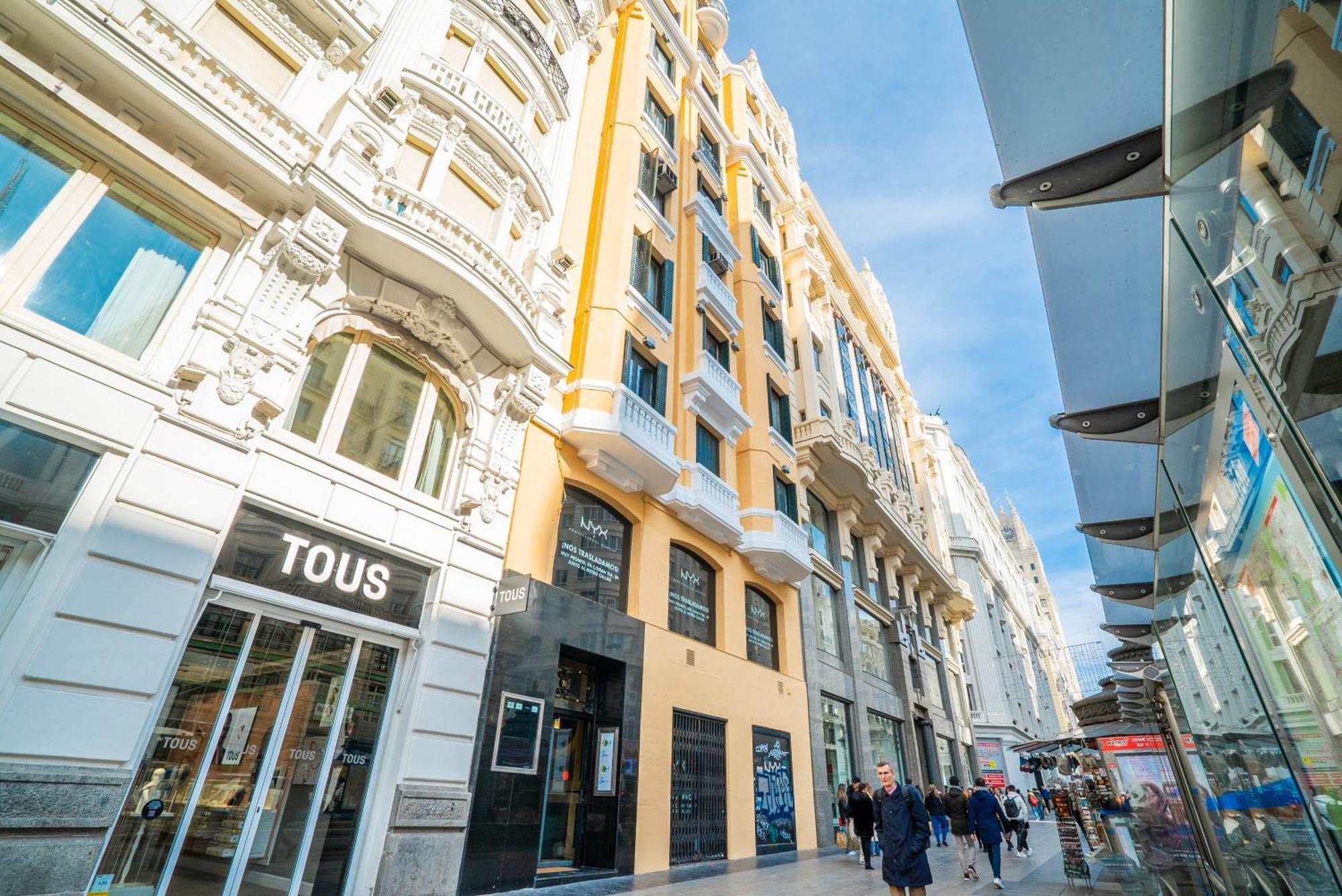 Live It Madrid Gran Via (Adults Only) Hotell Exteriör bild